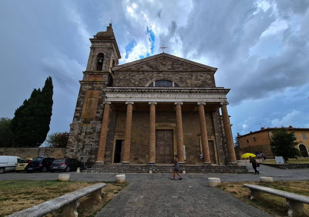 best-things-to-visit-in-val-d'orcia-duomo