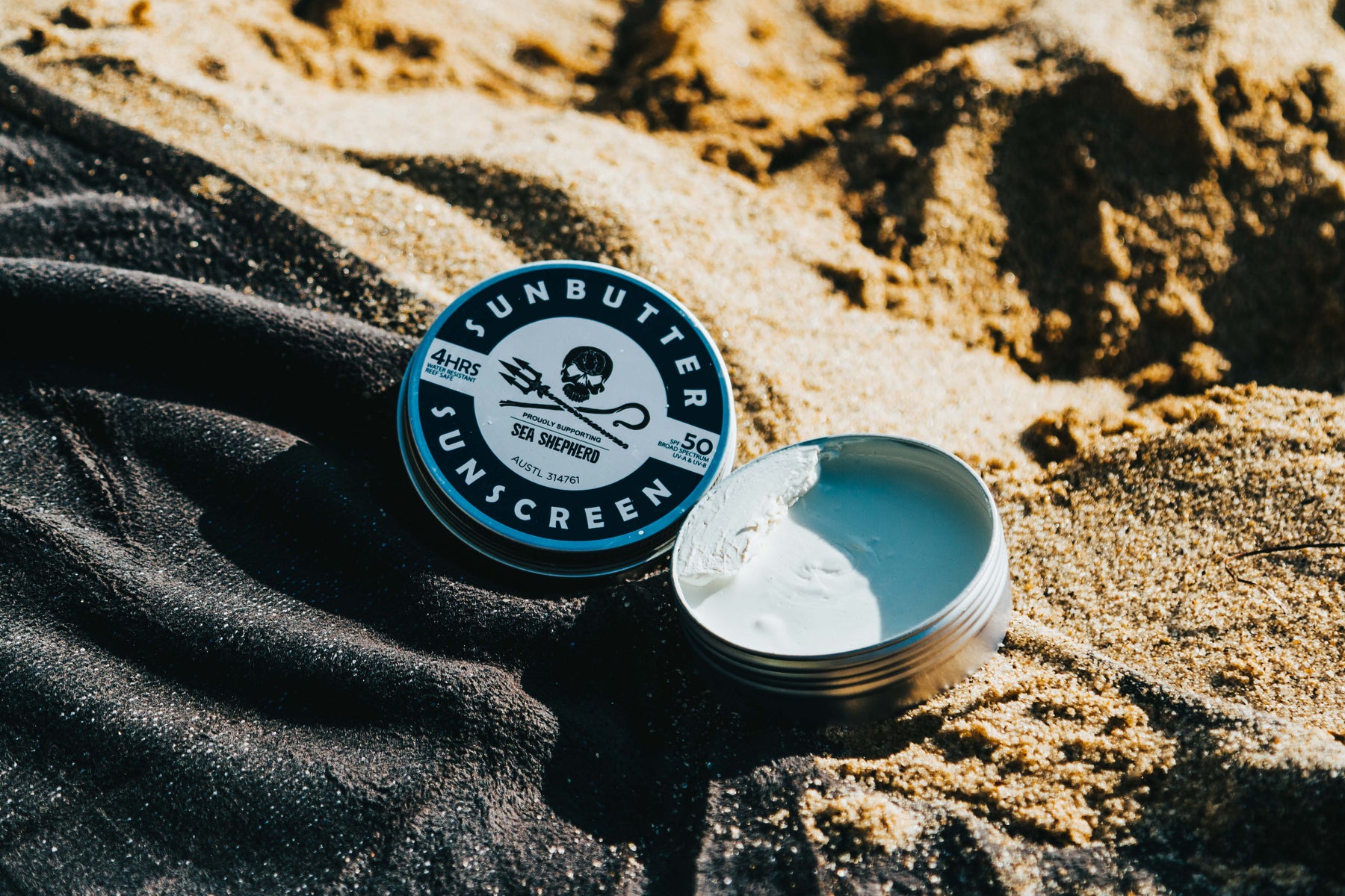 Zero-waste and reef-safe sunscreen travel kit