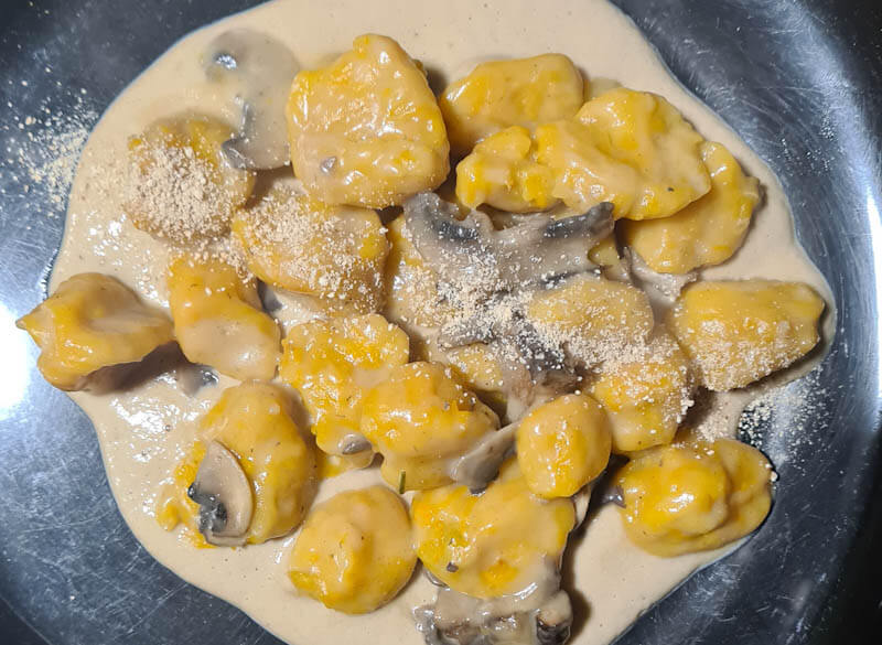 vegan pumpkin gnocchi mushrooms sauce